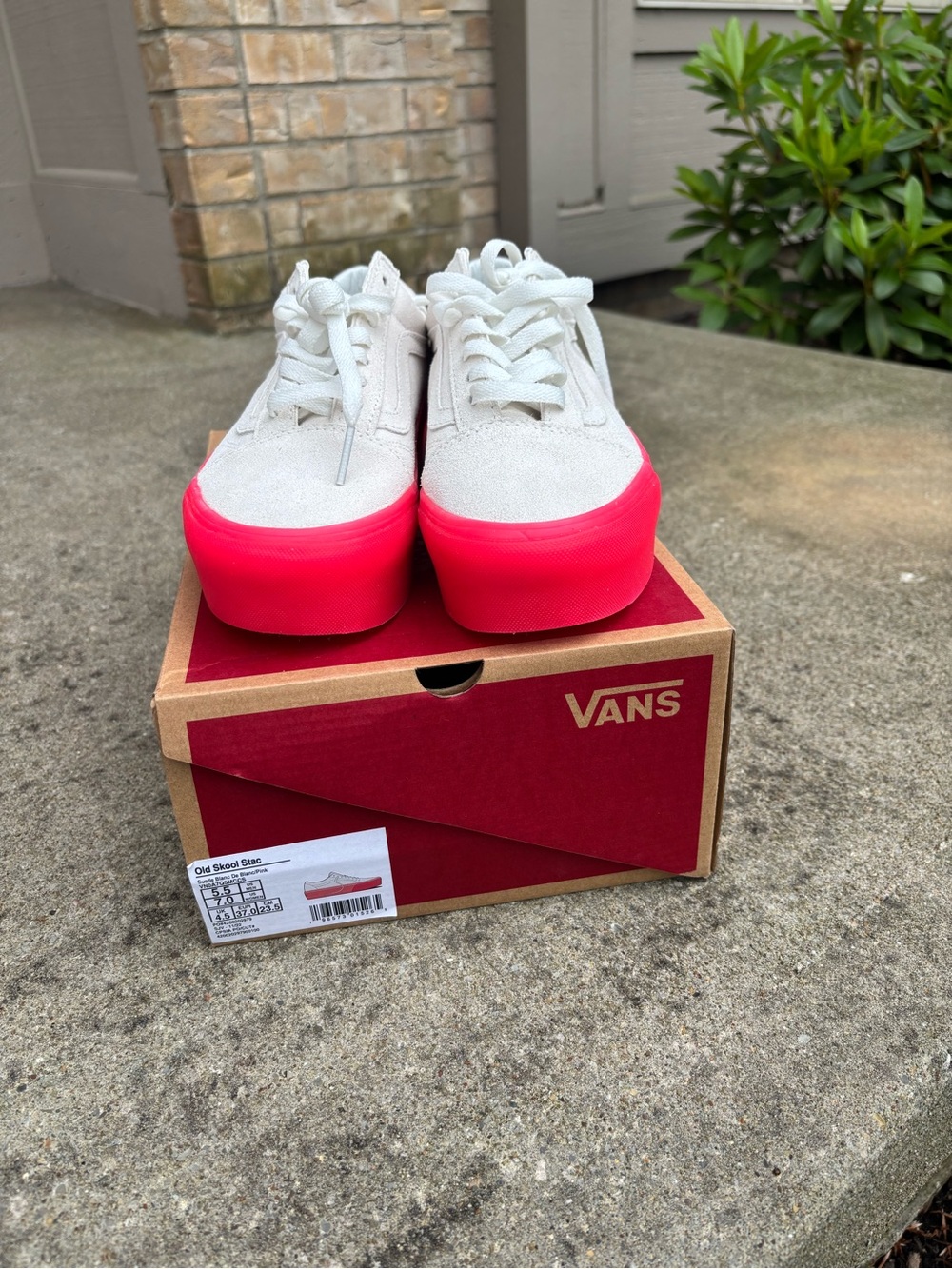 Vans Old Skool Platform Sneakers - White with Hot Pink Sole size 7 NWOT - Picture 2 of 3